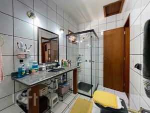 Image 9 - 808270