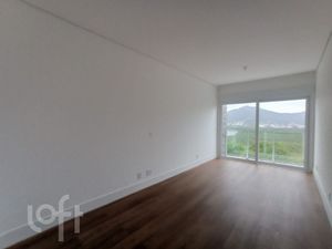 Image 4 - 808280
