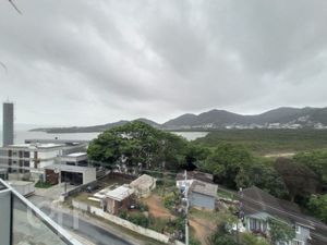 Image 17 - 808280