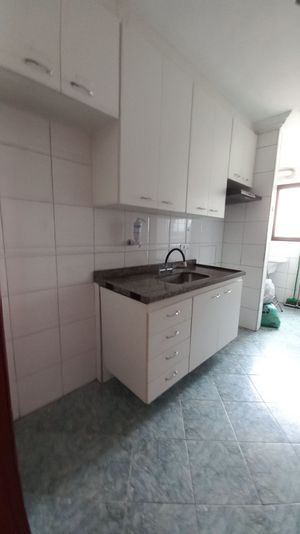 Image 7 - 808422