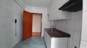 Image 6 - 808422