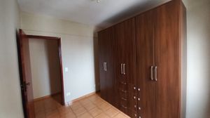 Image 17 - 808422