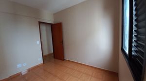 Image 18 - 808422