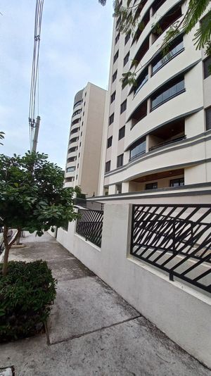 Image 52 - 808422