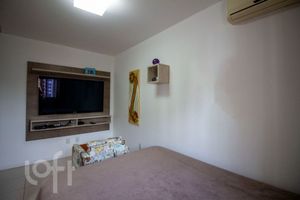 Image 24 - 808565