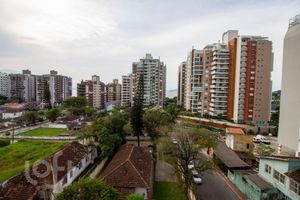 Image 21 - 808565