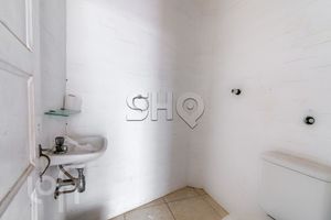 Image 32 - 809421