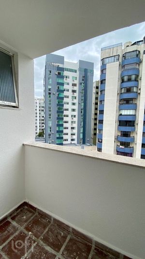 Image 22 - 809644