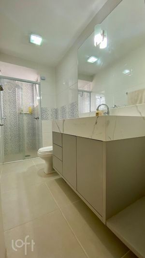 Image 19 - 809644