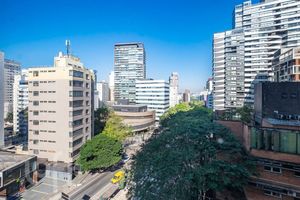 Image 29 - 809677