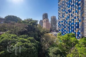 Image 34 - 809677
