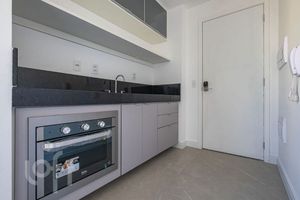 Image 3 - 809677