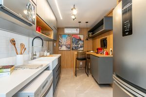 Image 8 - 809690