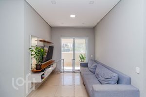 Image 3 - 809744