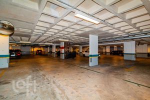 Image 35 - 809744