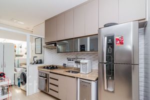 Image 19 - 809744