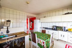 Image 8 - 809753