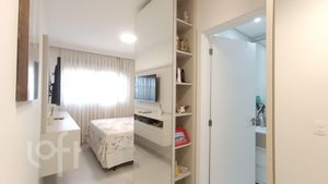 Image 9 - 809873