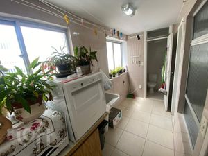 Image 11 - 809987
