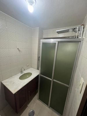 Image 19 - 810001