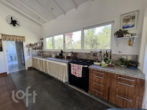 Image 8 - 810018