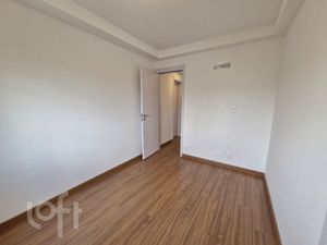 Image 8 - 810028