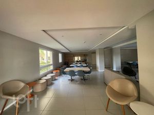 Image 40 - 810032