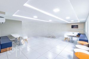 Image 21 - 810032