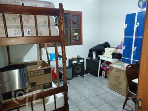 Image 11 - 810103