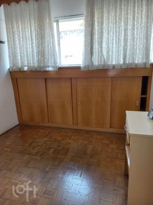 Image 19 - 810222