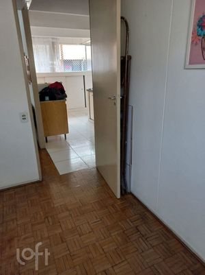 Image 22 - 810222