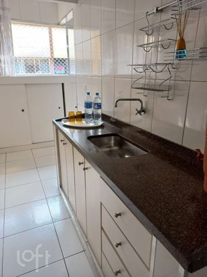 Image 11 - 810222