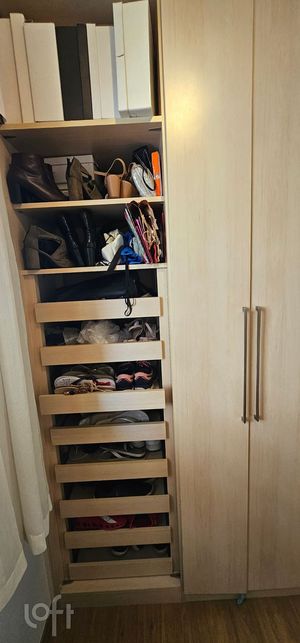 Image 9 - 810228
