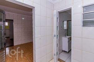 Image 68 - 810250