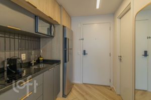 Image 17 - 810309