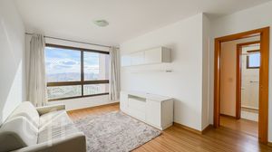 Image 3 - 810330