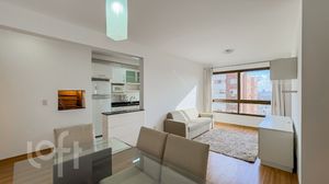 Image 4 - 810330