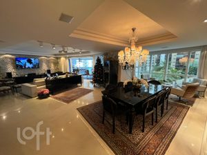 Image 23 - 810333