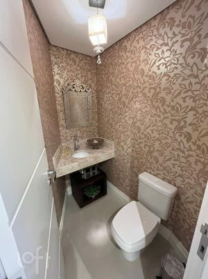Image 19 - 810333