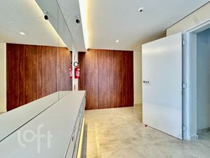 Image 21 - 810362