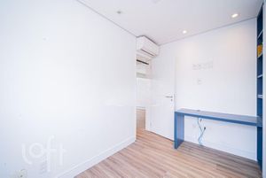 Image 19 - 810366