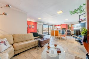 Image 3 - 810454
