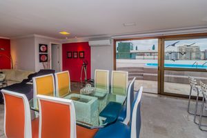 Image 30 - 810454