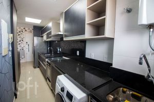 Image 9 - 810529