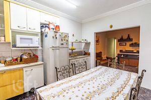 Image 5 - 810546