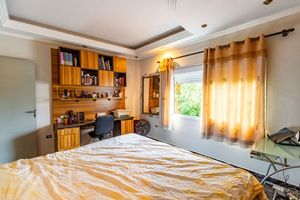 Image 9 - 810546