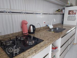 Image 9 - 810564