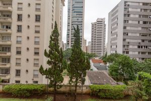 Image 5 - 810611