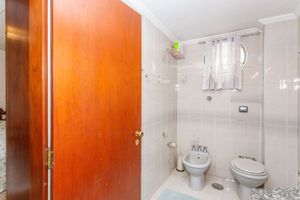 Image 36 - 810611
