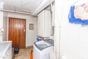 Image 67 - 810611